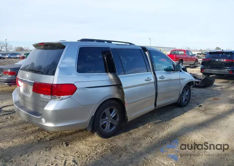 2008 Honda Odyssey Touring z USA, uszkodzony, nr VIN 5FNRL38928B058241